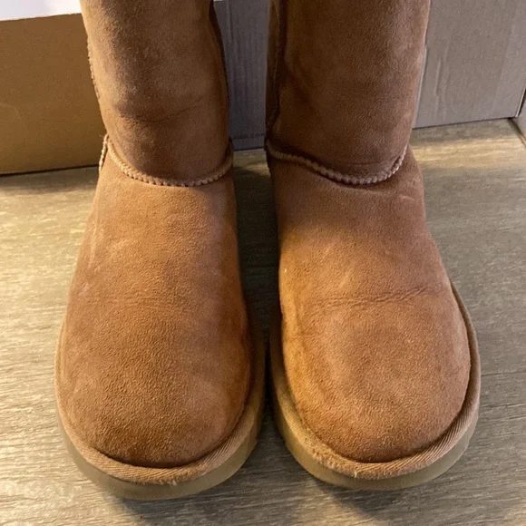 UGG tall boots color chestnut women’s size 8- in original box - Picture 4 of 5